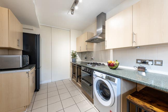 🏠 Flat to Call Home ♥️👧🏻3 Single Rooms  Main Photo