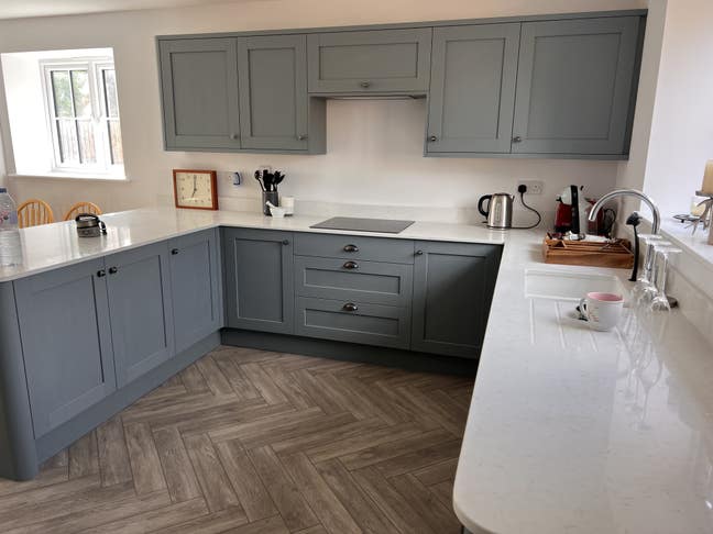 Room in Beatiful Modern New Build House  Main Photo