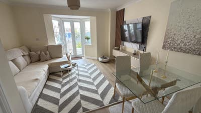 Modern 3-Bedroom Townhouse  Main Photo