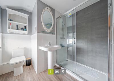 Luxury rooms to rent! Main Photo
