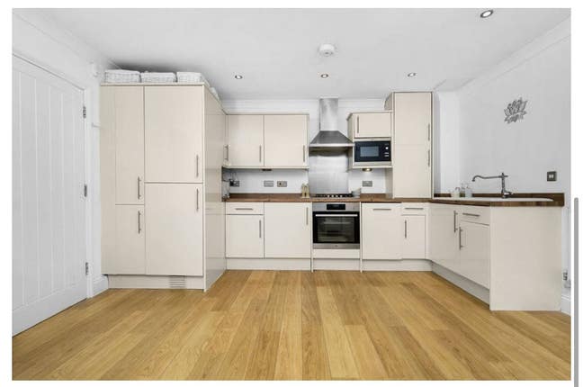 1 Bed Flat - Short term lets Main Photo