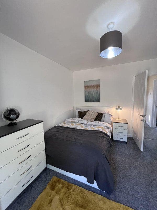 14DA: Lovely Premium Room In Vibrant Central Area Main Photo