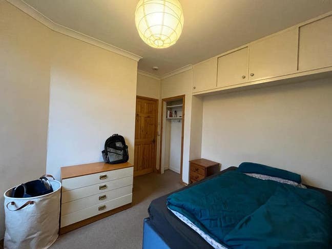 1 well lit Room Available from September onwards Main Photo