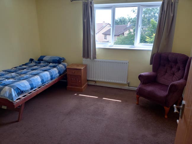 Double Bedroom available  in a quiet cul de sac  Main Photo