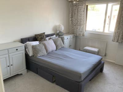 Bright, airy furnished double room in Durrington Main Photo