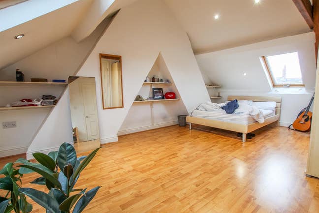 4 Bed 3 Bathroom House Main Photo