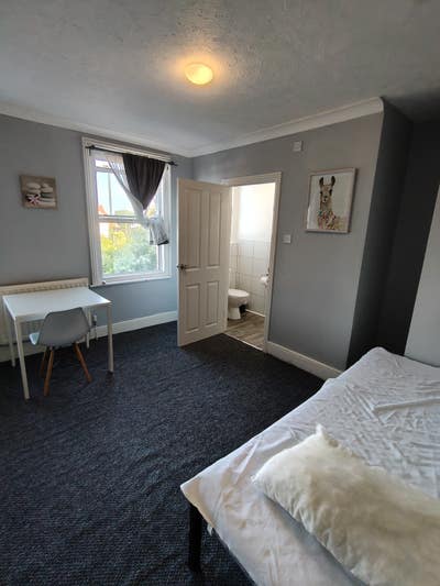 Double En Suite Room Main Photo