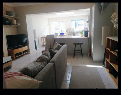 Double room in shared house Main Photo