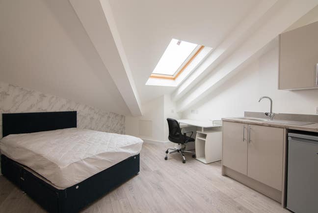 Brand New! City Centre Studio Flat Available 01/09 Main Photo