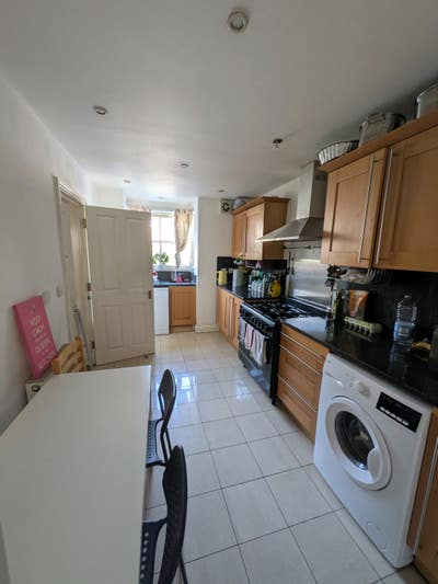 2 month sublet in friendly girls house Main Photo