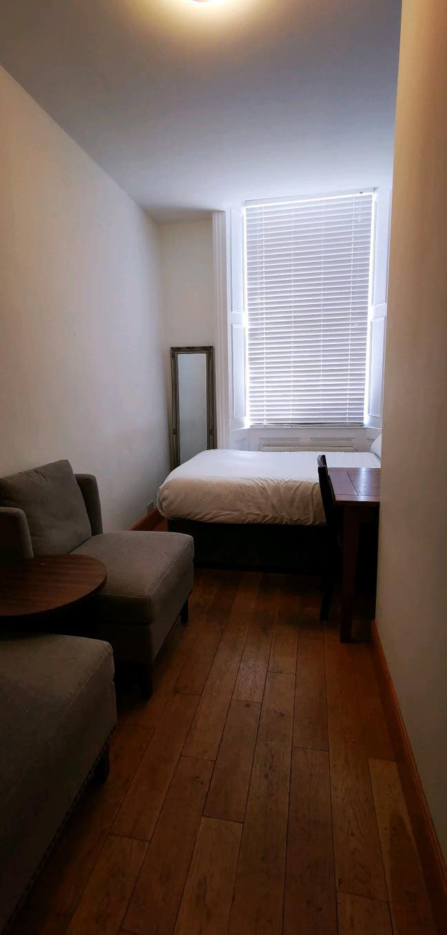 Entire South Facing 3 Bedroom apartment WC1X Main Photo