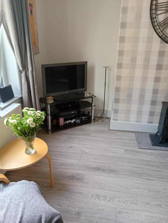 Small double room for single occupancy Main Photo