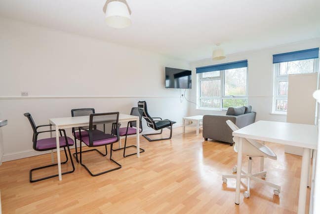 27 Blenheim View Amazing 2 Bed Close to Uni/City Main Photo
