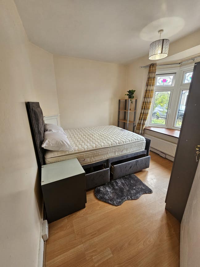 Double Room Available  Main Photo