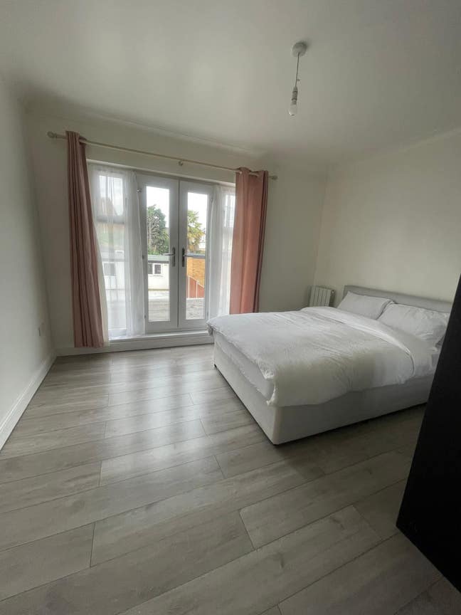Spacious Double Bedroom in Barking Main Photo