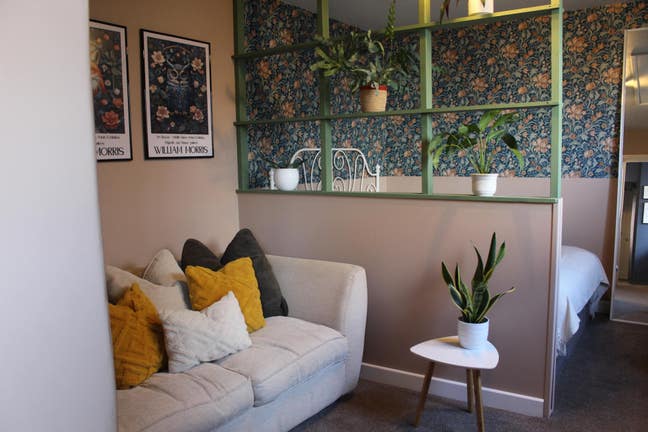Studio Flat in Central Weymouth  Main Photo