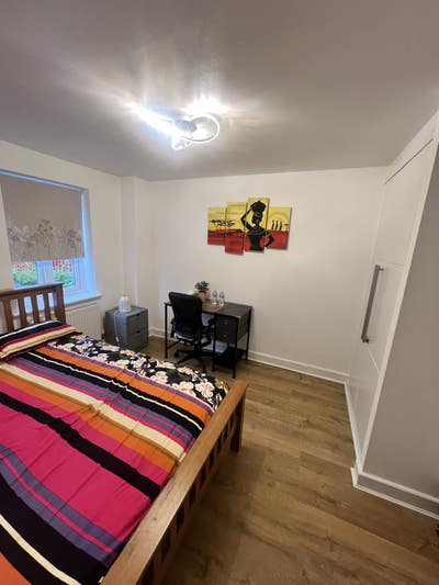 Double room share in a 5 bed semi detached house Main Photo