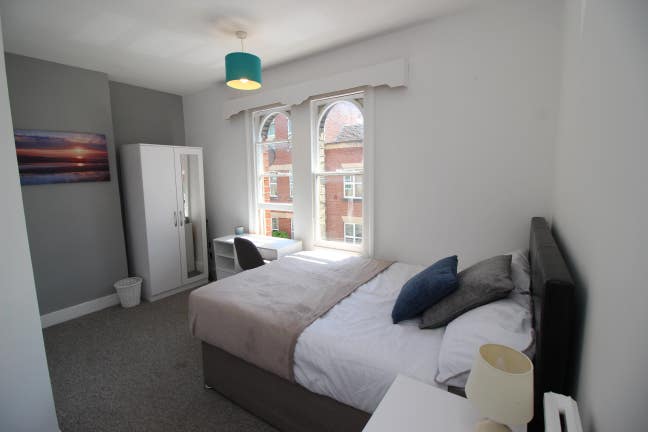  A Beautiful Room in RG1 Five Mins From Station  Main Photo