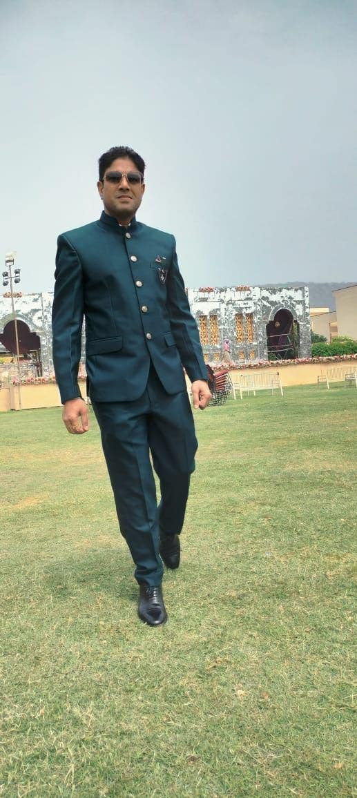 I am a professional male aged 44. I am looki... Main Photo