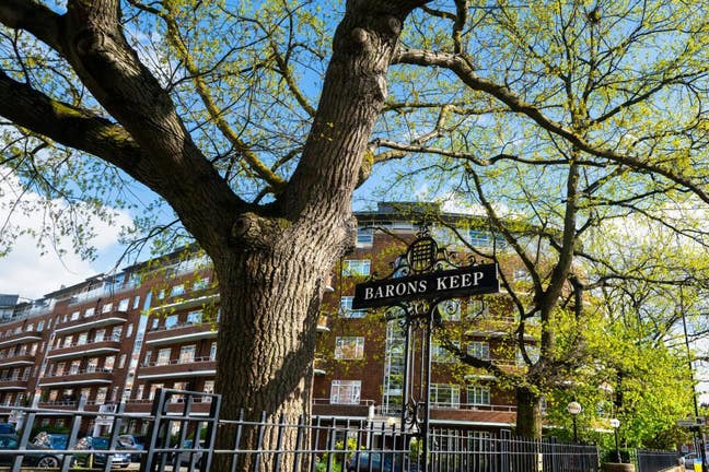 5 Bed Flat, Gliddon Road, W14 Main Photo