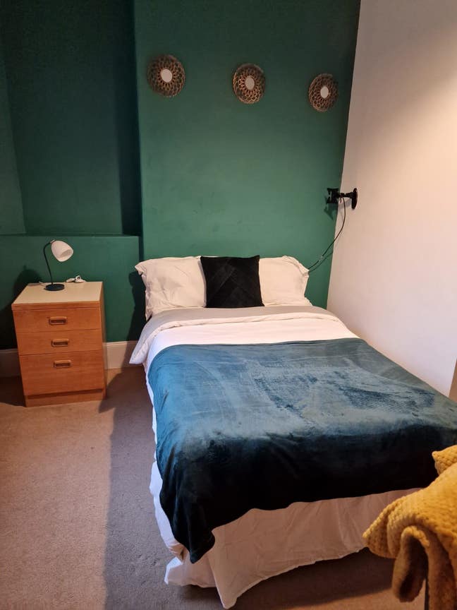 Ensuite Double Room Next to Rvi Main Photo