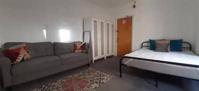 Large Studio with all bills included !! Main Photo