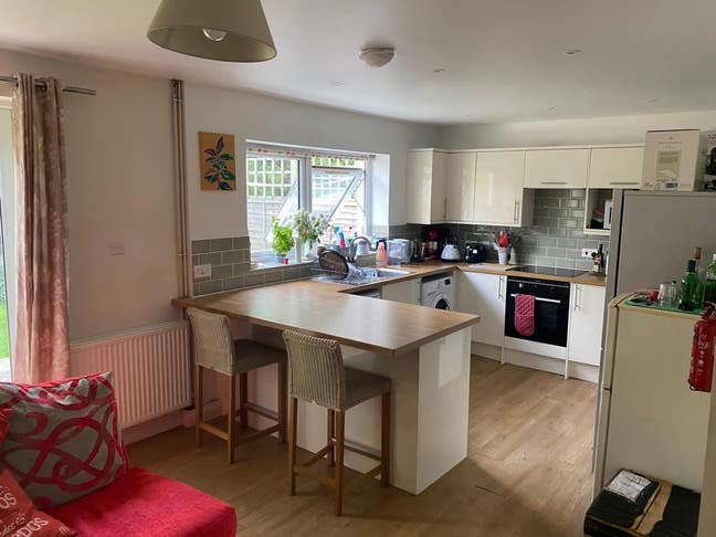 Double room for professionals in CB1 Main Photo