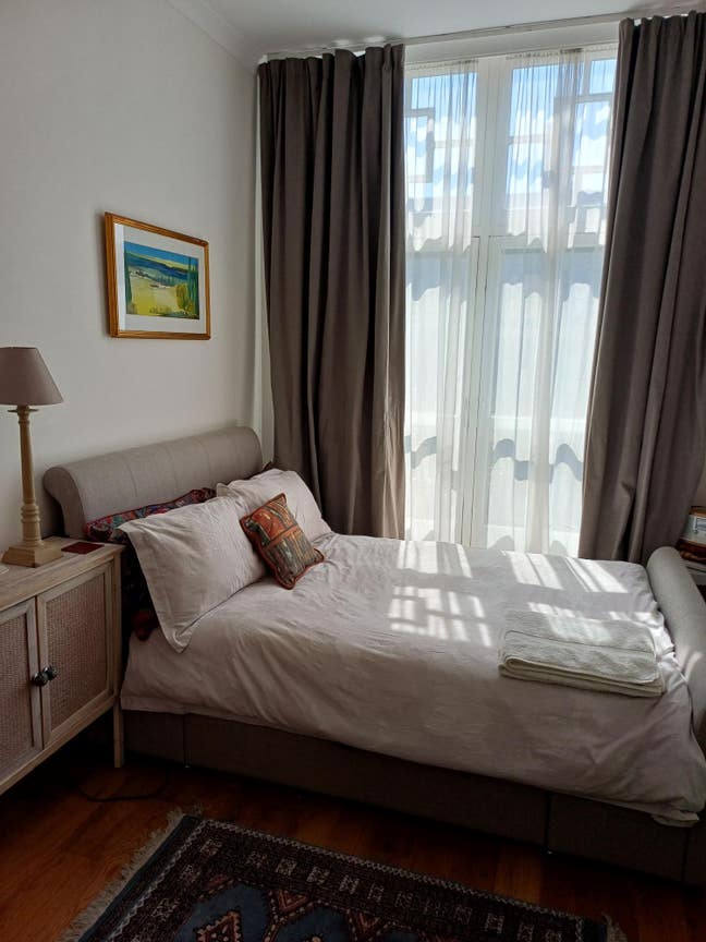 Weekday Room Available to Let in Marylebone Main Photo