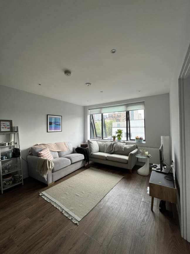 2 bedroom flat & ensuite on New Islington Marina Main Photo