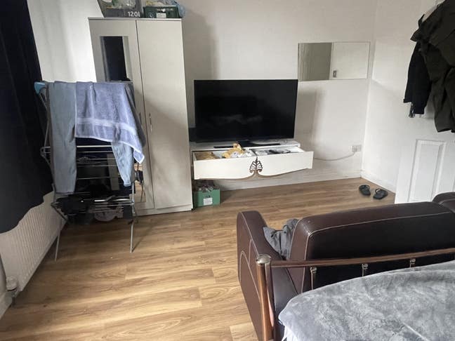 Extra large double bed room  Main Photo