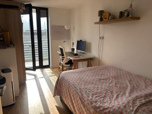 Double Room with Private Bathroom in Modern Flat Main Photo