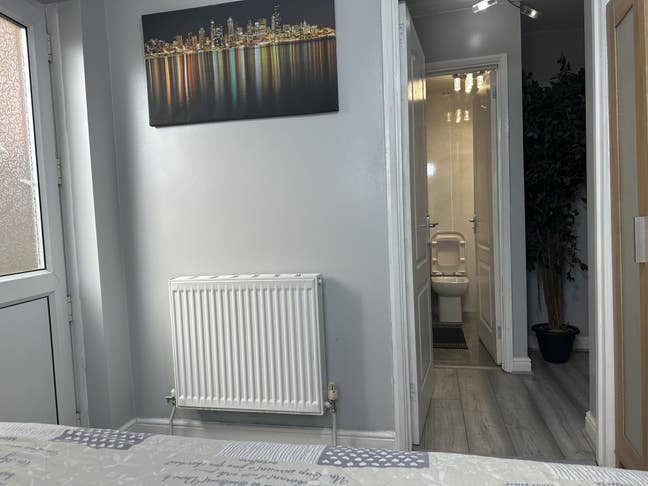 Double room fully furnished  Main Photo
