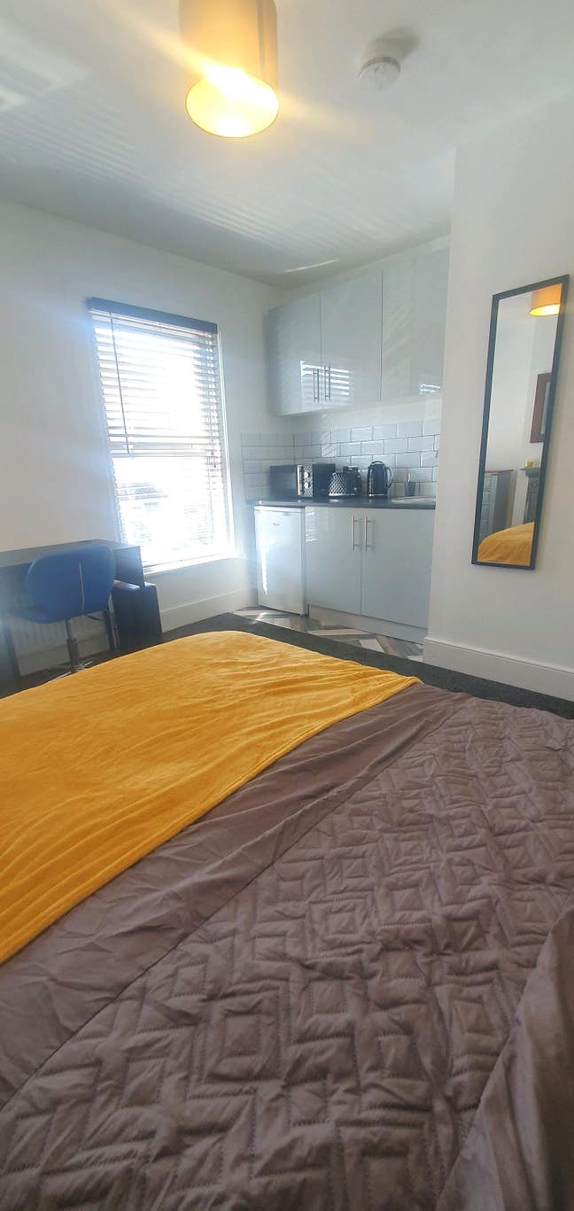 Brand New Self Contained Flat With-in a HMO Main Photo