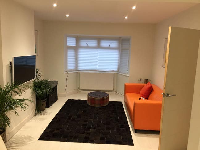 Room near Crayford Station Main Photo
