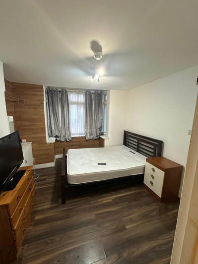 Double room with ensuite bathroom  Main Photo