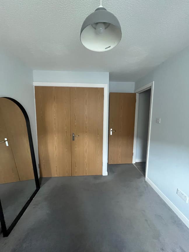 Looking for flatmate for St George’s cross flat Main Photo