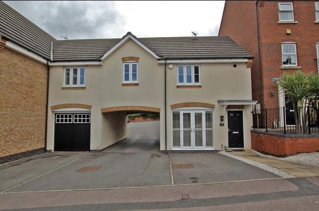 Looking for a housemate! Main Photo