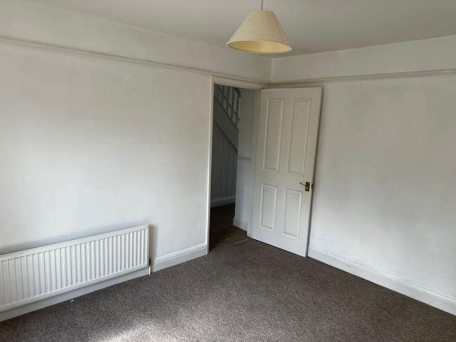 Spacious, Comfortable House – Flexible Contract  Main Photo
