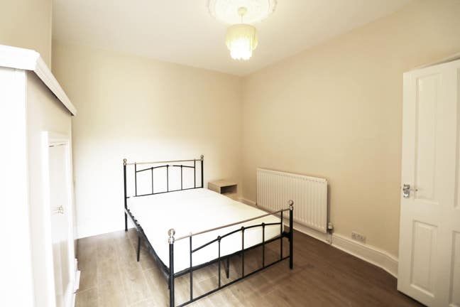 Lovely Wimbledon Room Available Main Photo