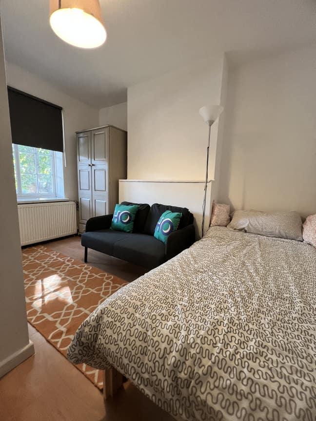 Bright Room in Colindale Main Photo
