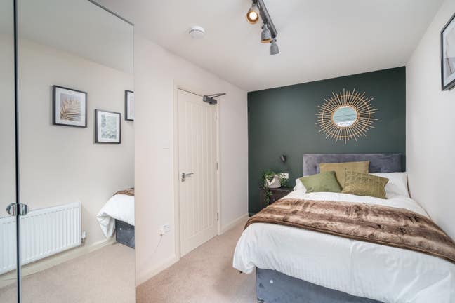 📍 High Wycombe 🏡 Near City Centre 🤩 Main Photo