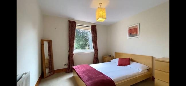 Spacious double room with private bathroom Main Photo