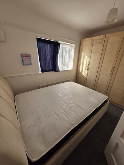 Room to Let in Carshalton Main Photo