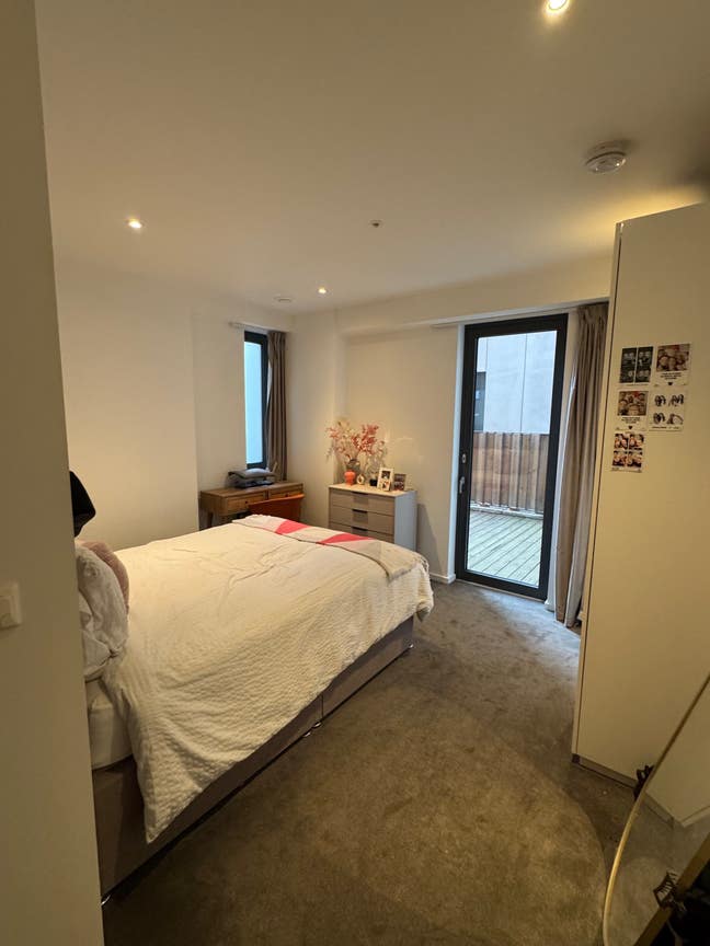 Double room avail East Village  Main Photo