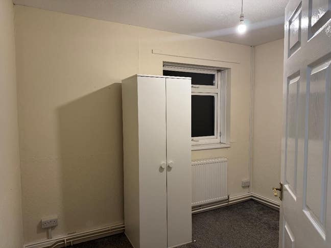  Furnished Single Room Available – Move-In Ready Main Photo
