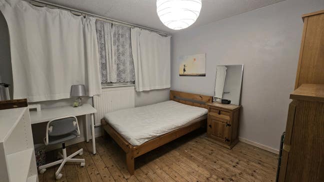 1 Double Room Available  Main Photo