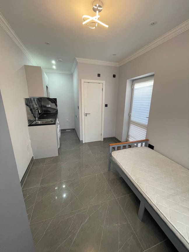 Furnished Studio Flat Inc bills  Main Photo