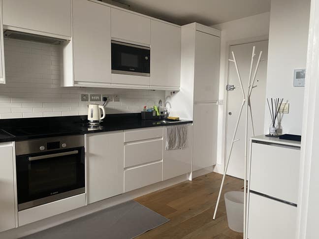 Modern Furnished One Bed Flat Near East Croydon Main Photo