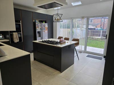 Modern Double Room - including Bills for female Main Photo