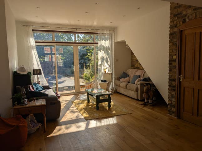 Large Triple-Room Available to Rent in Kilburn Main Photo